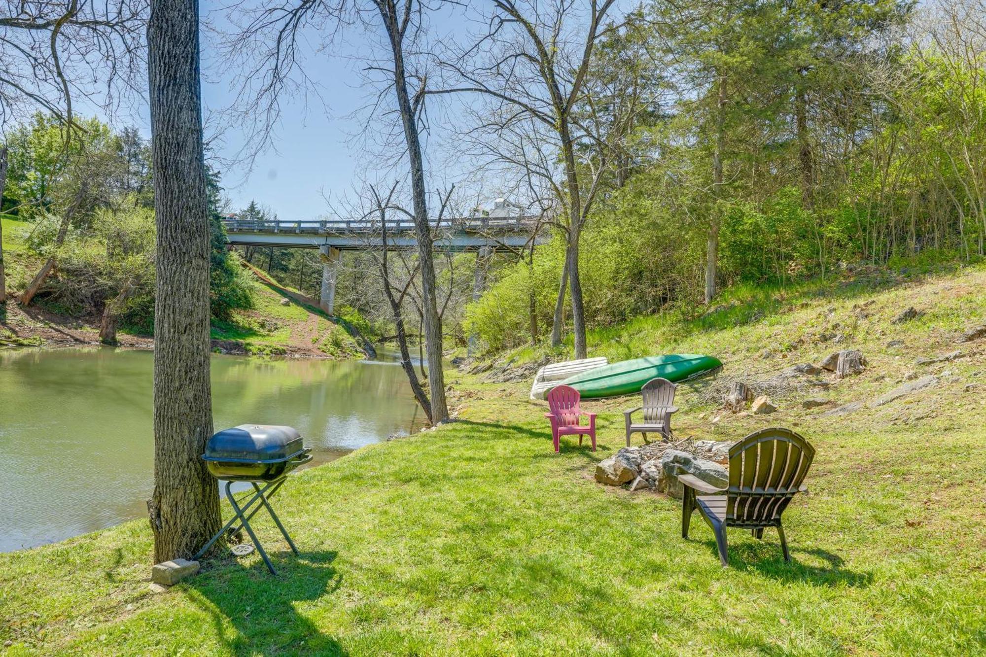 Waterfront Virginia Retreat With Canoe, Pets Welcome Rileyville Экстерьер фото